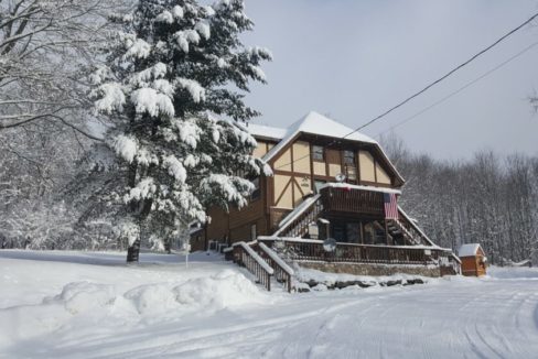 Yoedler Lodge Stone Mountain Chalet Rentals Near Holiday Valley NY