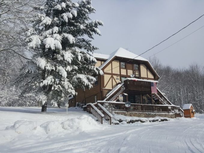 Yoedler Lodge Stone Mountain Chalet Rentals Near Holiday Valley NY