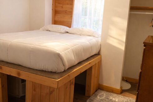 EA92F8A4-EDF5-4983-B1E8-C710D78C1C4F