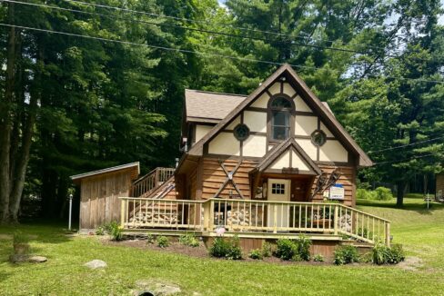 Tannenbaum Chalet at Stone Mountain Chalets Great Valley NY
