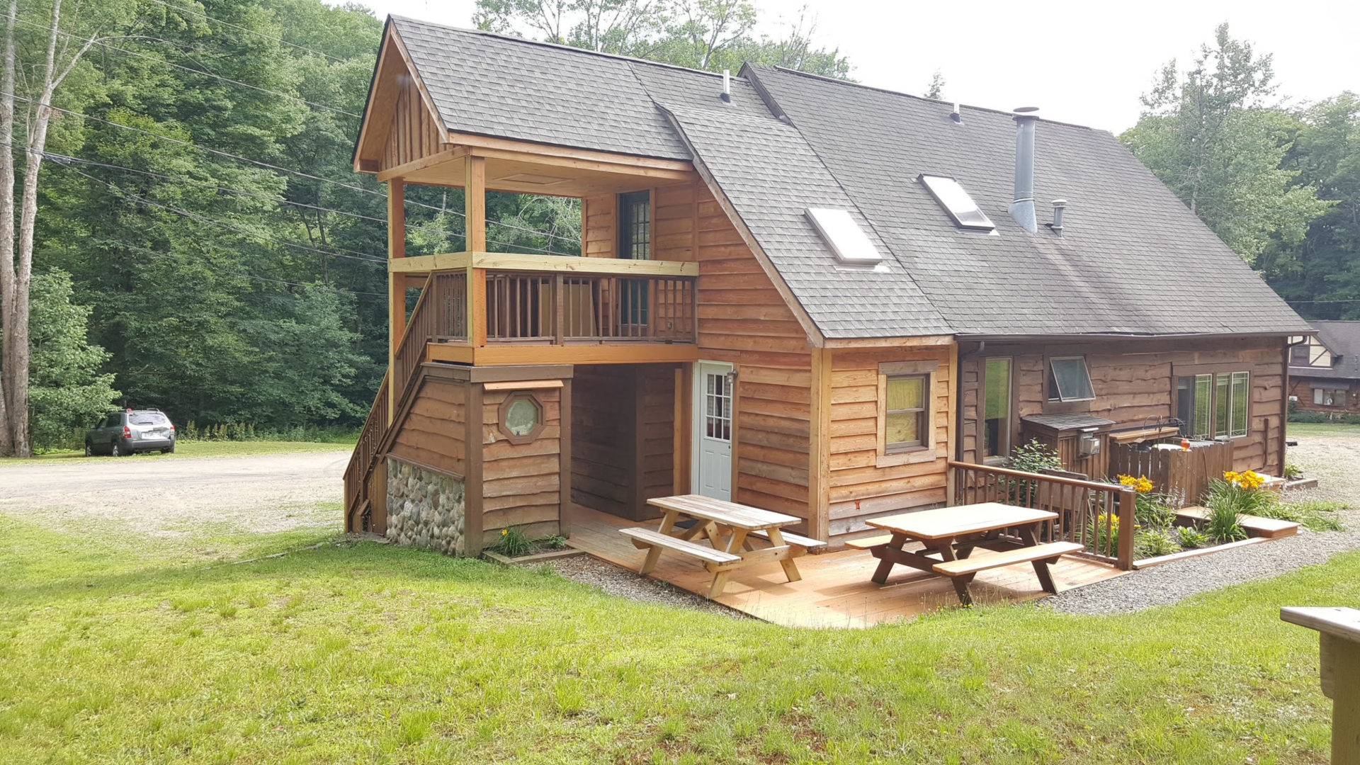 Mardi Gras Cabin #3 at Stone Mountain Chalets Group Lodging