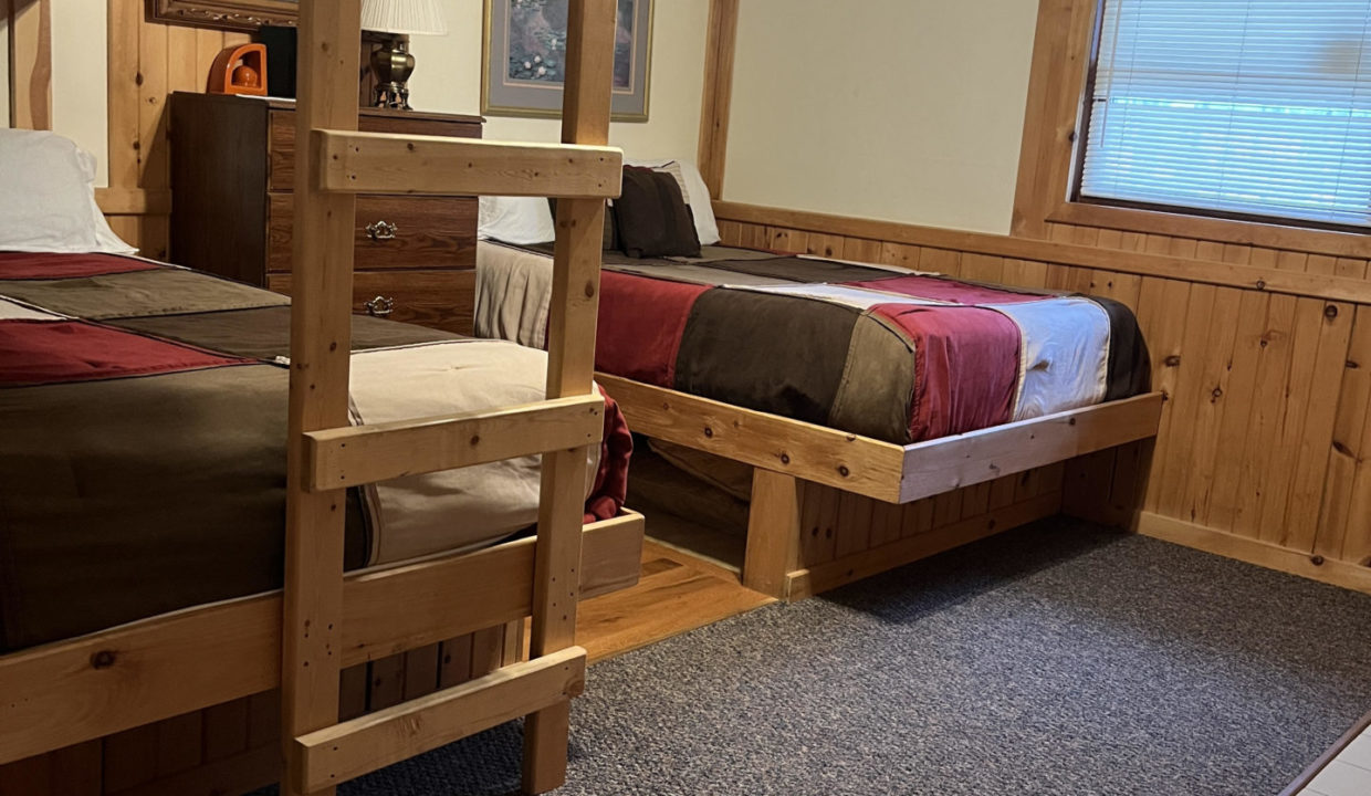 Stone Mountain Chalet Cabin 2 second floor bunkbeds set