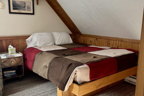 second bedroom in chalet 3 Stone mountain chalets ellicottville ny